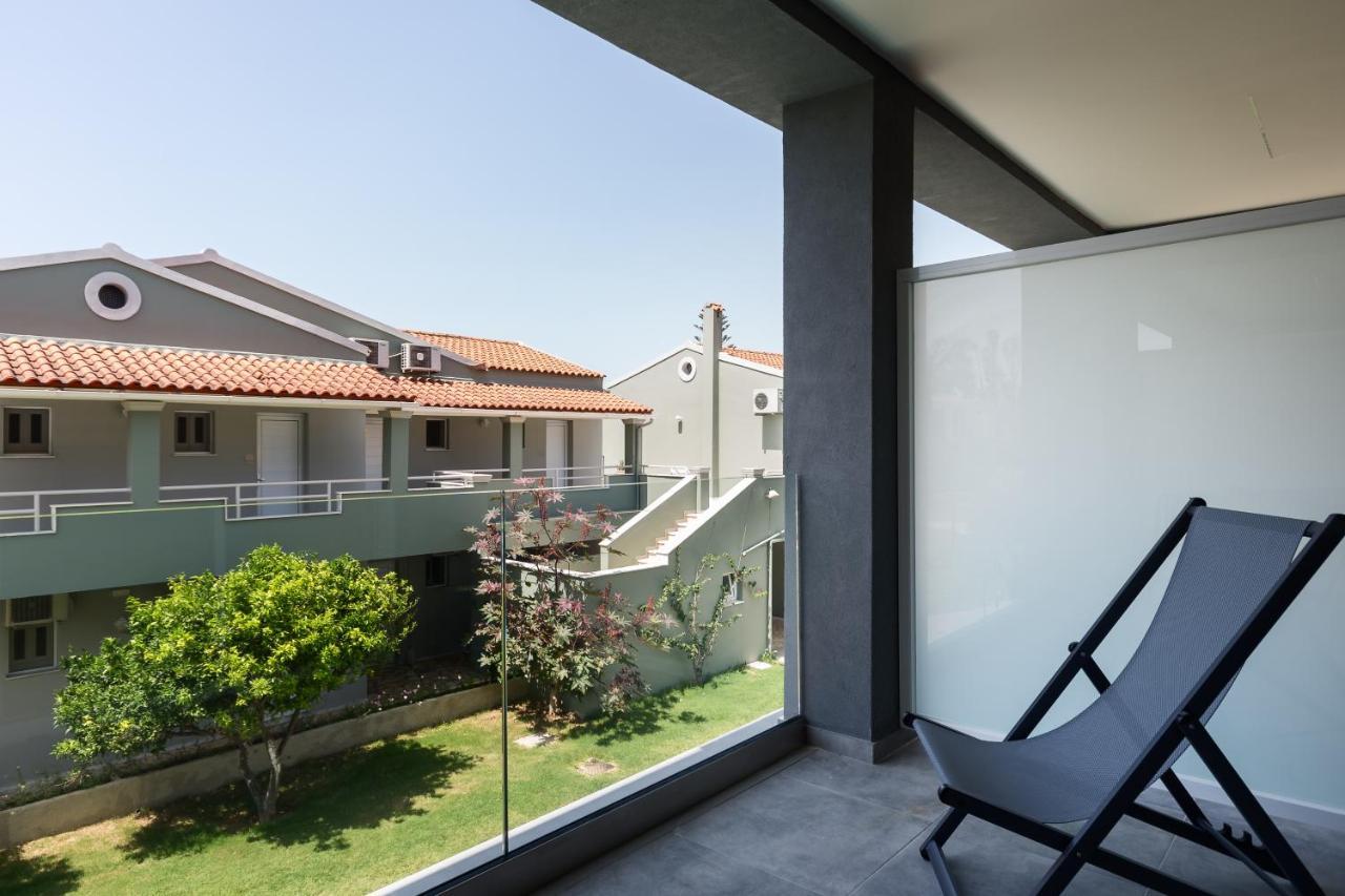 Acharavi Beach Hotel Ngoại thất bức ảnh