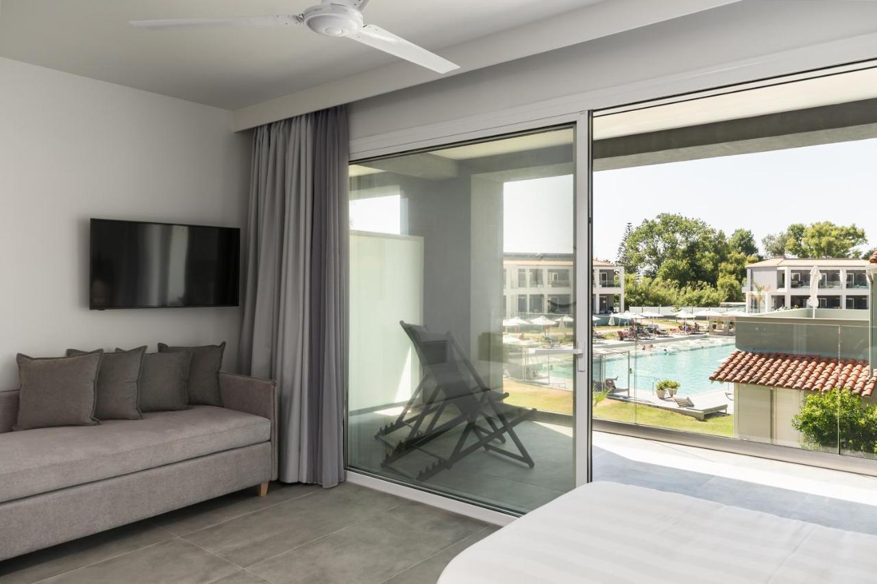 Acharavi Beach Hotel Ngoại thất bức ảnh