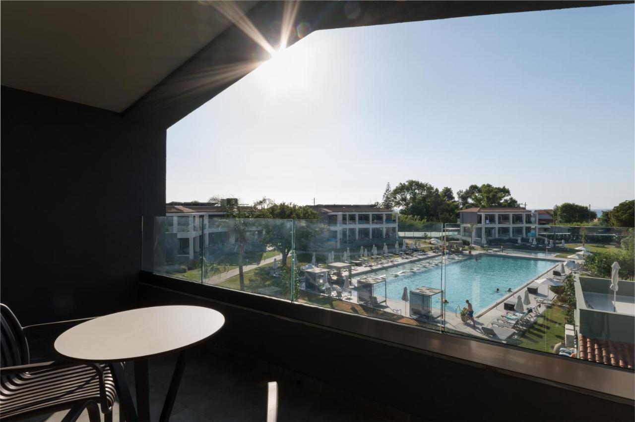 Acharavi Beach Hotel Ngoại thất bức ảnh