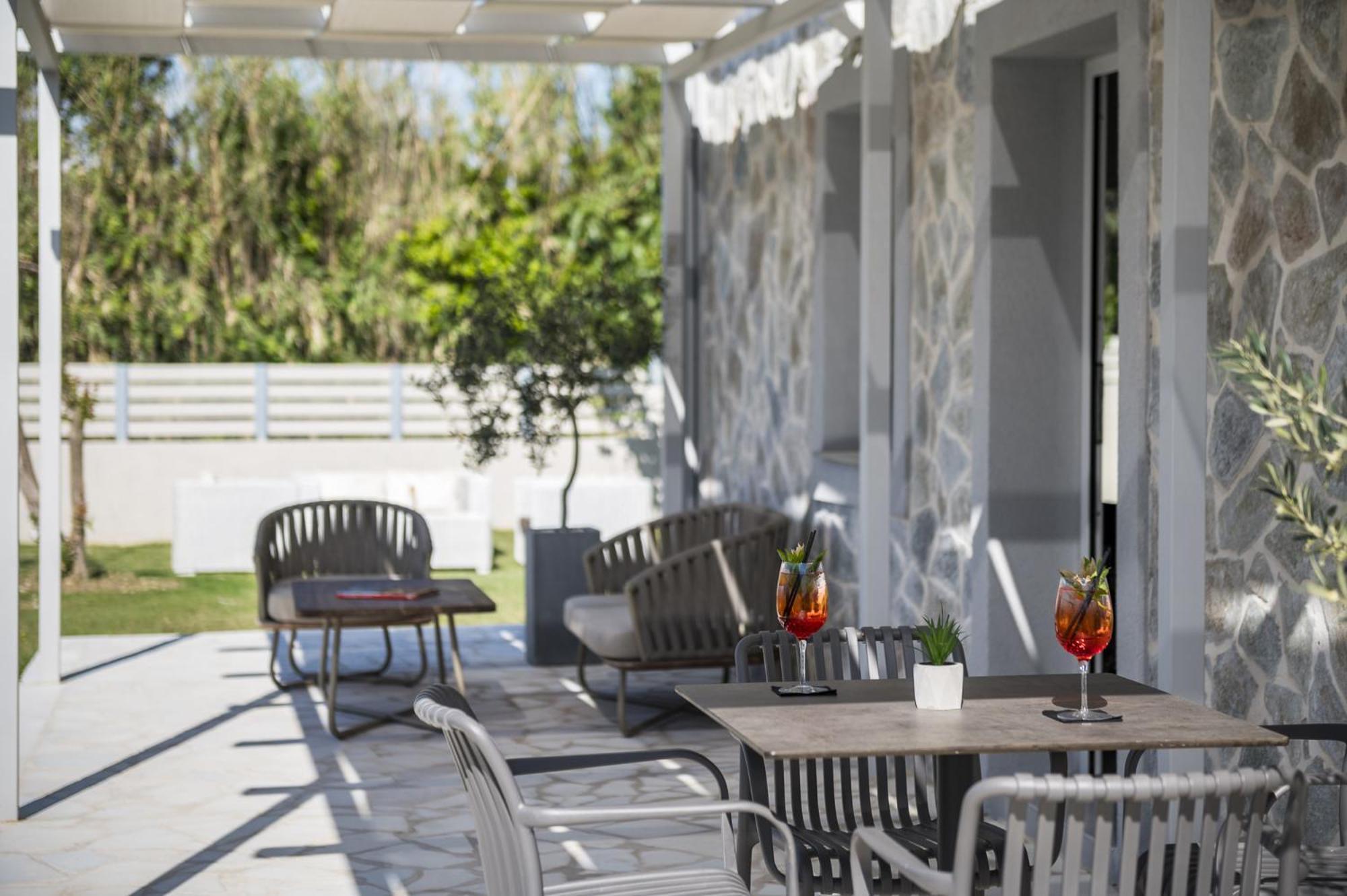 Acharavi Beach Hotel Ngoại thất bức ảnh